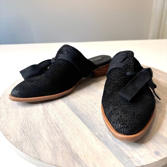 Anthropologie Antelope Handmade Black Bow Mules EU Size 39 US Size 9 - Picture 3 of 10